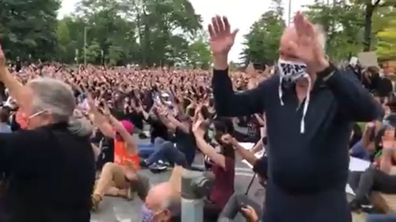 Cult-Like Worship – Thousands of White People Beg Black People for Forgiveness