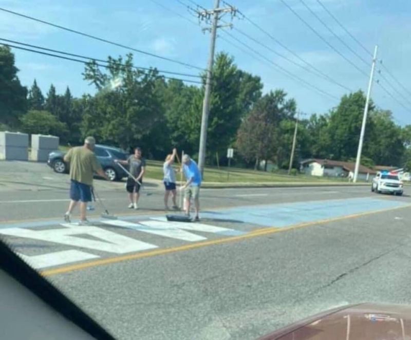 Cops Protect Protesters Painting Blue Line Over Black Lives Matter Street Graffiti (VIDEO)