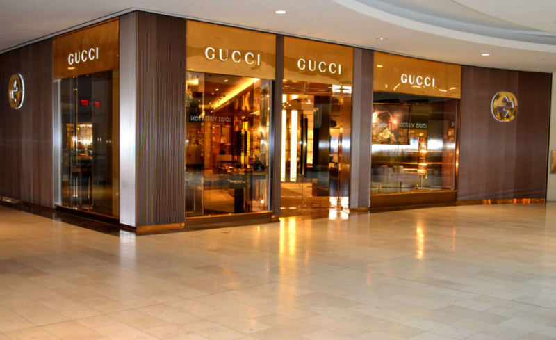 Luxury Stores Allow Looting To Avoid Being Called Racist