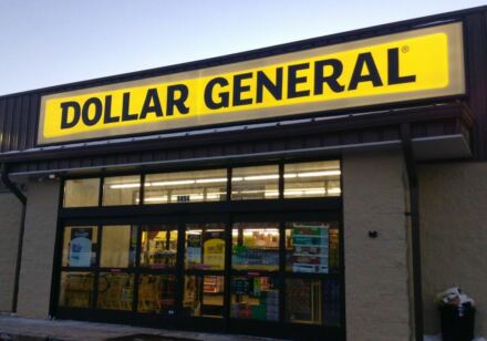Robber Holds Up Dollar General with Airsoft Gun, Manager Fights Back