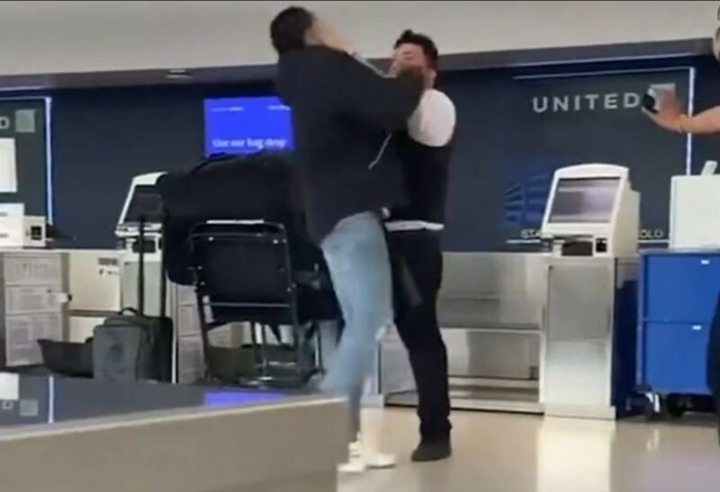 WATCH: Fight Breaks Out at Newark Airport – Customer Beats Up Employee