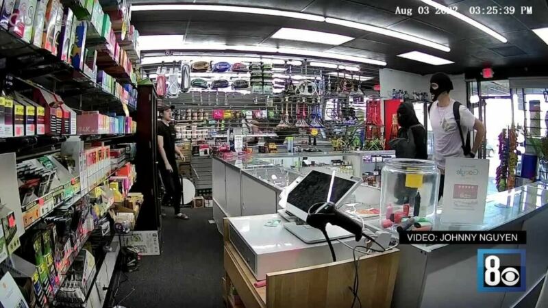Las Vegas Smoke Shop Owner Defends Himself and Store with Knife from Two Robbers (VIDEO)