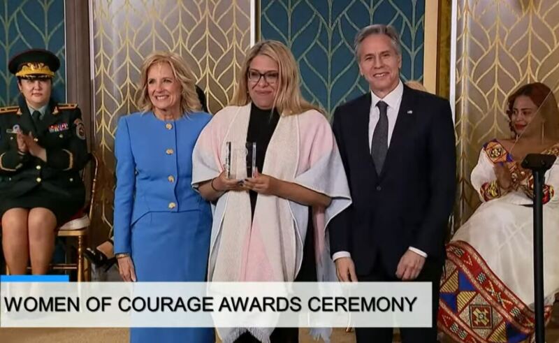 WH Gives Women’s Award to Mentally Ill Man