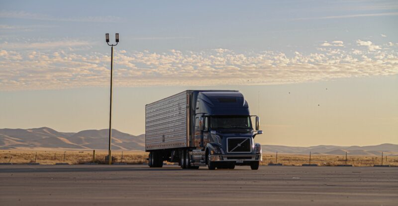 Trucker Perfectly Dismantles Electric Vehicle Narrative in 2 Minutes