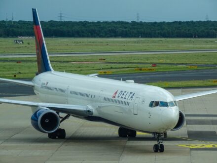 Trans Activist Tried Bullying an Airline Employee for ‘Misgendering’, Employee Wasn’t Having It
